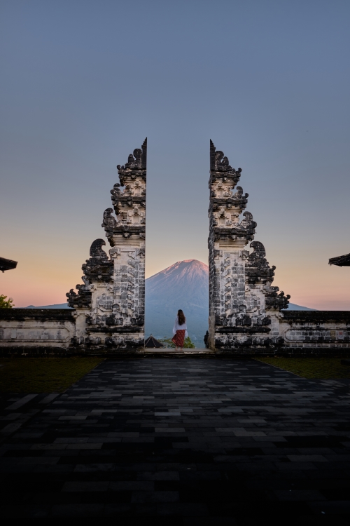gate of heaven lempuyang temple
